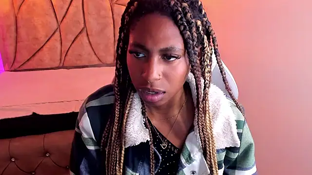 Queen perla  online show from 01.15.25