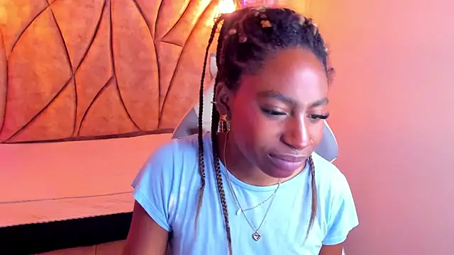 Queen perla  online show from 01.16.25