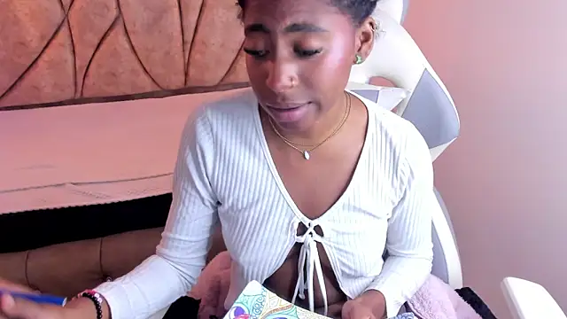 Queen perla  online show from 01.18.25