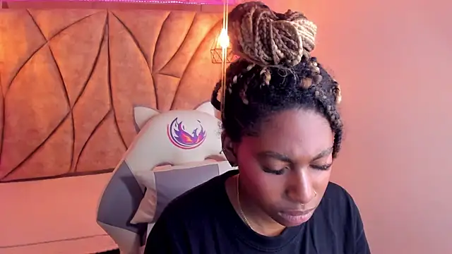 Queen perla  online show from 01.19.25