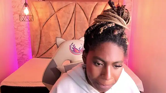 Queen perla  online show from 01.20.25