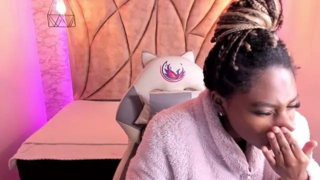 Queen perla  online show from 01.21.25