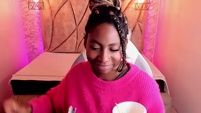 Queen perla  online show from 01.22.25