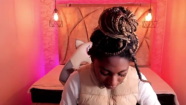 Queen perla  online show from 02.02.25