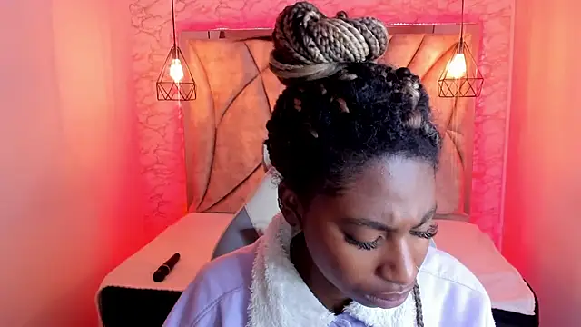 Queen perla  online show from 02.08.25