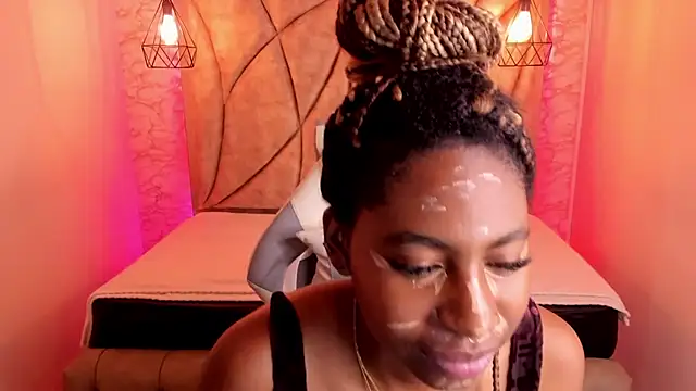 Queen perla  online show from 02.12.25