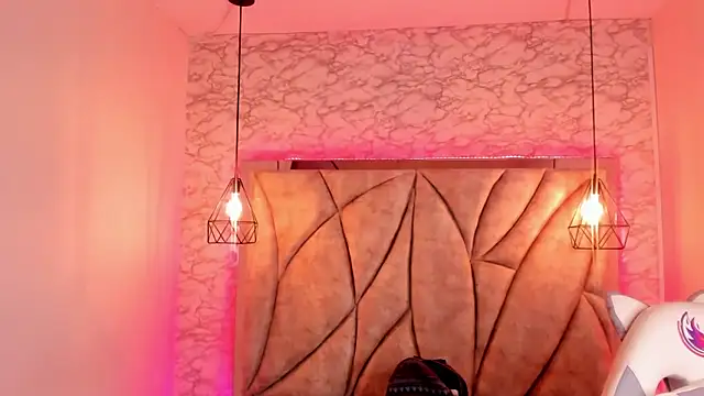 Queen perla  online show from 02.16.25