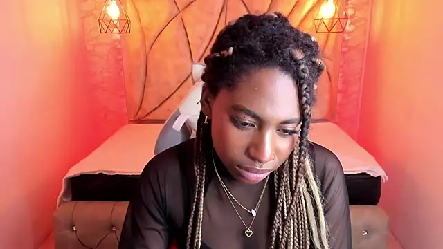 Queen perla  online show from 02.21.25