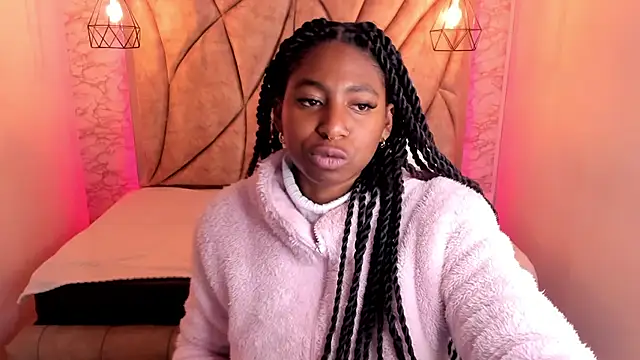 Queen perla  online show from 03.05.25