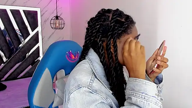 Queen perla  online show from 10.29.25