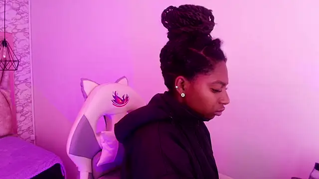 Queen perla  online show from 11.20.25