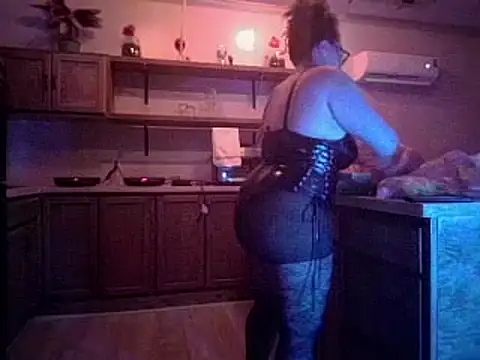 Snapshot of Milfshakecafe chatting on 01.08.25 Milfshakecafe online show from 01.08.25