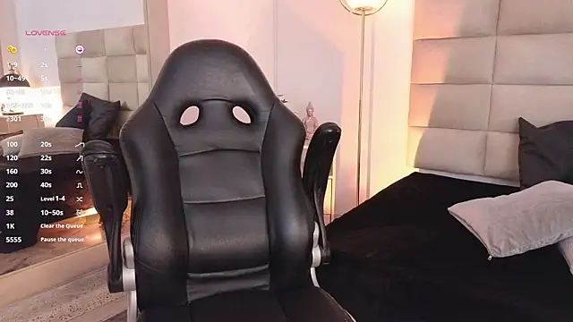 Snapshot of mssjulia chatting on 12.31.24 mssjulia online show from 12.31.24