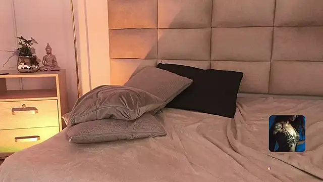 Snapshot of mssjulia chatting on 01.22.25 mssjulia online show from 01.22.25