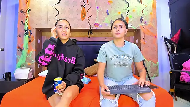 Snapshot of SofiAndNicol chatting on 10.30.25 SofiAndNicol online show from 10.30.25