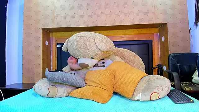 Snapshot of SofiAndNicol chatting on 12.03.25 SofiAndNicol online show from 12.03.25