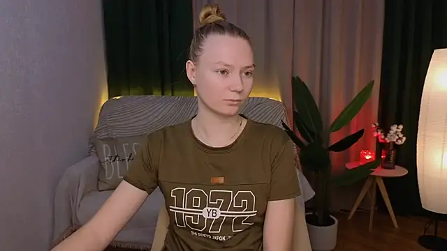 CarolynCohen   online show from 12.06.24