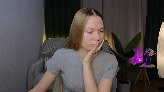 CarolynCohen   online show from 02.18.25