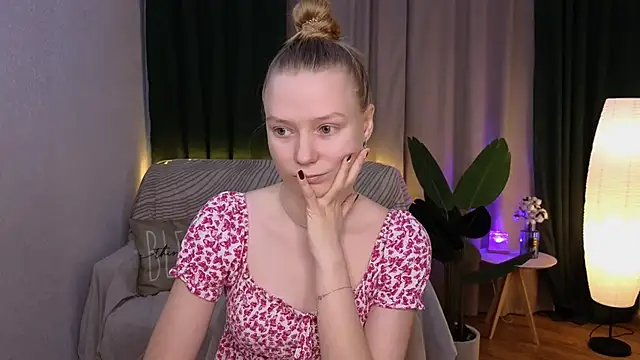 CarolynCohen   online show from 03.04.25