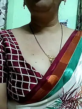Snapshot of Rosy-B chatting on 12.14.24 Rosy-B online show from 12.14.24