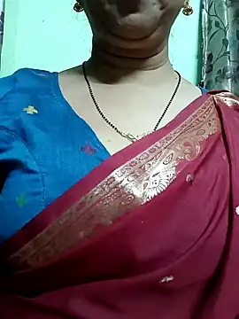 Snapshot of Rosy-B chatting on 12.14.24 Rosy-B online show from 12.14.24