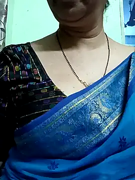 Snapshot of Rosy-B chatting on 12.29.24 Rosy-B online show from 12.29.24