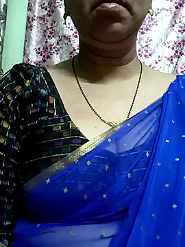 Snapshot of Rosy-B chatting on 01.04.25 Rosy-B online show from 01.04.25