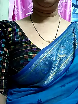 Snapshot of Rosy-B chatting on 02.04.25 Rosy-B online show from 02.04.25