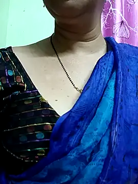 Snapshot of Rosy-B chatting on 03.17.25 Rosy-B online show from 03.17.25