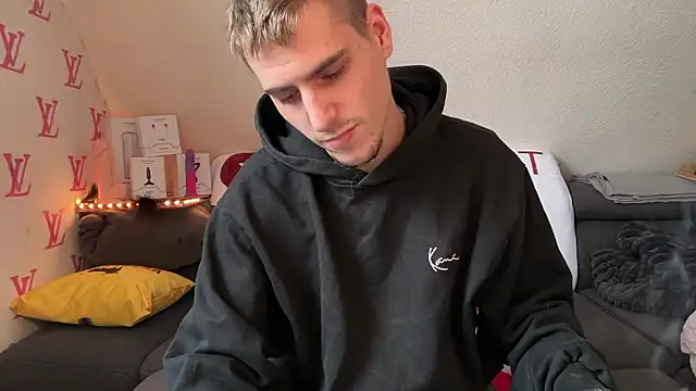 Snapshot of Cookieboy88 chatting on 01.09.26 Cookieboy88 online show from 01.09.26