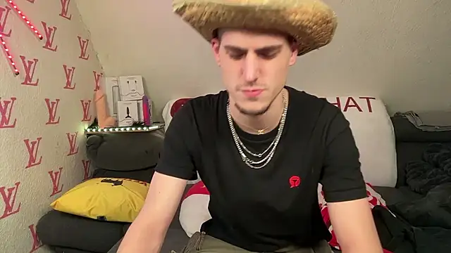 Snapshot of Cookieboy88 chatting on 01.10.26 Cookieboy88 online show from 01.10.26