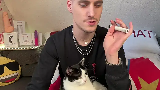 Snapshot of Cookieboy88 chatting on 02.04.26 Cookieboy88 online show from 02.04.26