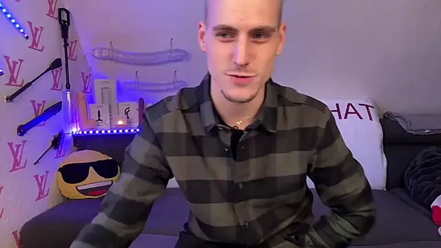 Snapshot of Cookieboy88 chatting on 02.13.26 Cookieboy88 online show from 02.13.26