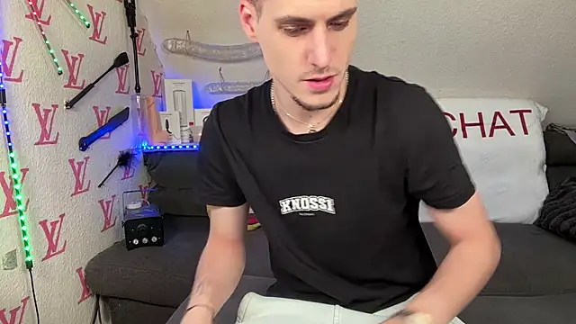 Snapshot of Cookieboy88 chatting on 02.27.26 Cookieboy88 online show from 02.27.26