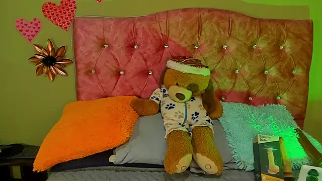 blue violette  online show from 11.02.25