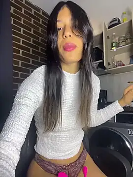 Snapshot of Valentinabaker chatting on 04.27.26 Valentinabaker online show from 04.27.26