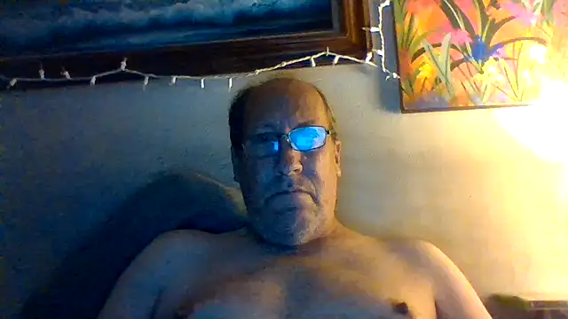 Snapshot of hornyrich69 chatting on 05.03.26 hornyrich69 online show from 05.03.26