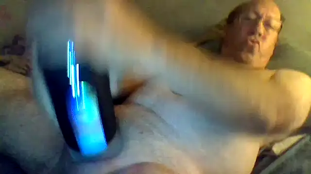 Snapshot of hornyrich69 chatting on 05.05.26 hornyrich69 online show from 05.05.26