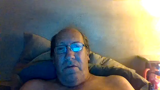 Snapshot of hornyrich69 chatting on 05.08.26 hornyrich69 online show from 05.08.26