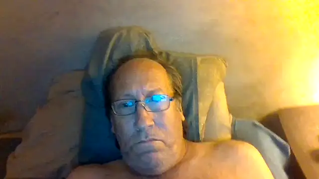 Snapshot of hornyrich69 chatting on 06.01.26 hornyrich69 online show from 06.01.26
