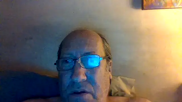 Snapshot of hornyrich69 chatting on 06.07.26 hornyrich69 online show from 06.07.26