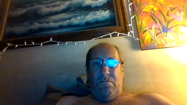 Snapshot of hornyrich69 chatting on 06.14.26 hornyrich69 online show from 06.14.26