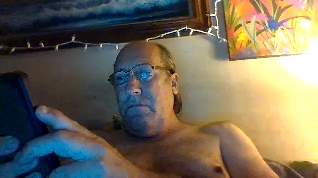 Snapshot of hornyrich69 chatting on 06.15.26 hornyrich69 online show from 06.15.26