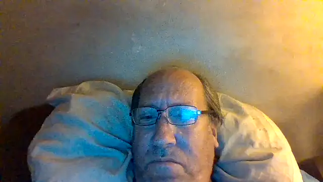Snapshot of hornyrich69 chatting on 06.24.26 hornyrich69 online show from 06.24.26