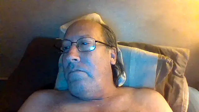 Snapshot of hornyrich69 chatting on 07.03.26 hornyrich69 online show from 07.03.26
