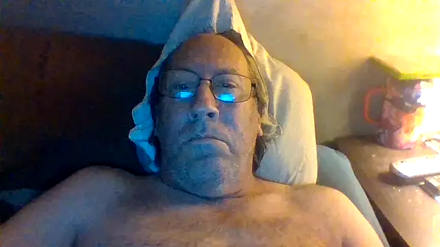 Snapshot of hornyrich69 chatting on 07.04.26 hornyrich69 online show from 07.04.26