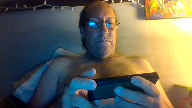 Snapshot of hornyrich69 chatting on 07.10.26 hornyrich69 online show from 07.10.26