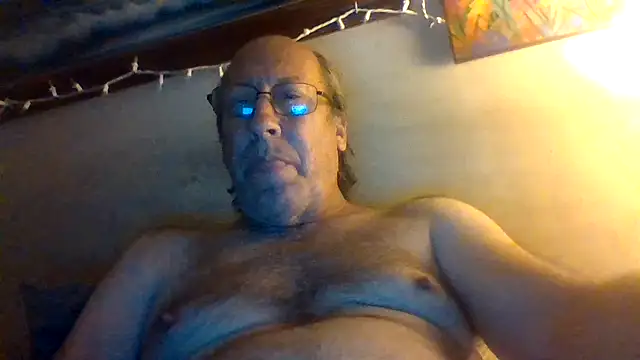 Snapshot of hornyrich69 chatting on 08.03.26 hornyrich69 online show from 08.03.26