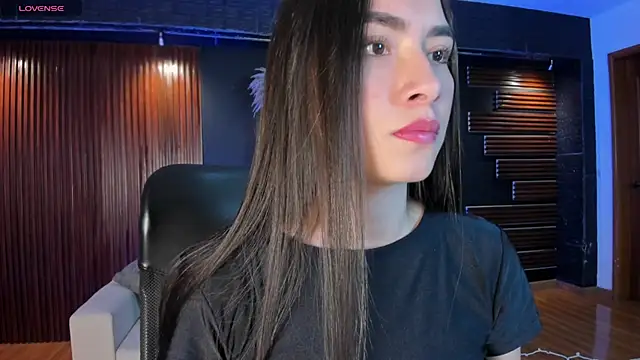 Emmaa Robertss online show from 10.16.25
