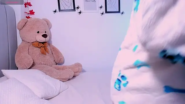 DannaHyde online show from 10.24.25